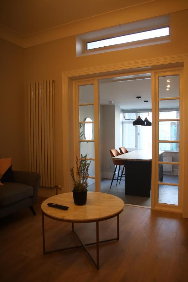 קורק Crawford House- Scholarlee Living Apartments מראה חיצוני תמונה